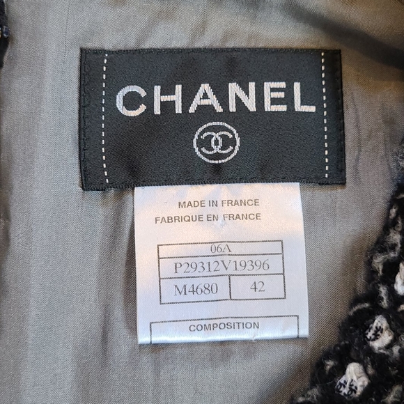 CHANEL 06A Tweed Dress w/Sequins [size 42] - Picture 5 of 12